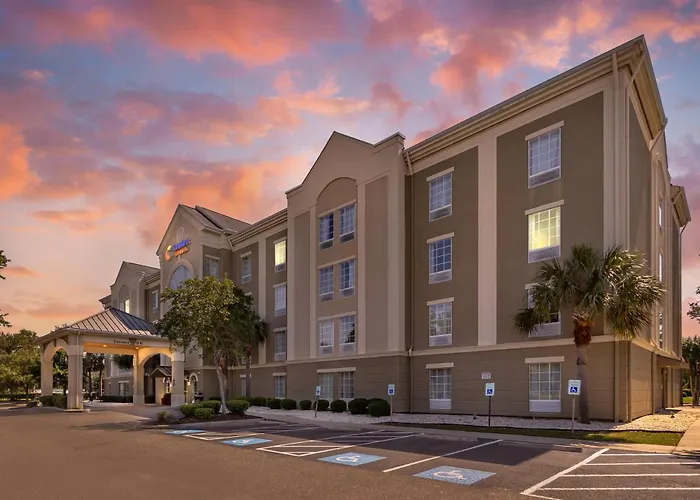 Hotel: Comfort Suites Myrtle Beach Central